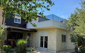 Holiday House K&K